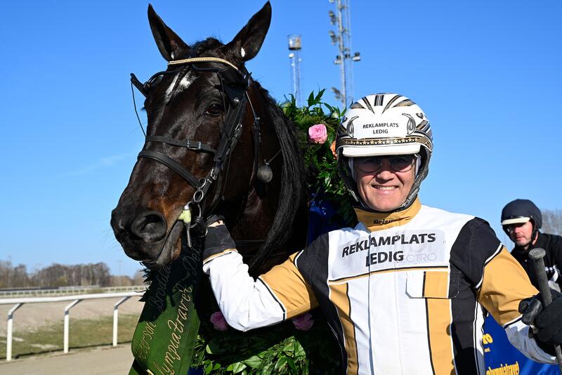 671181135_1582862207176772_4507488390368544686_n