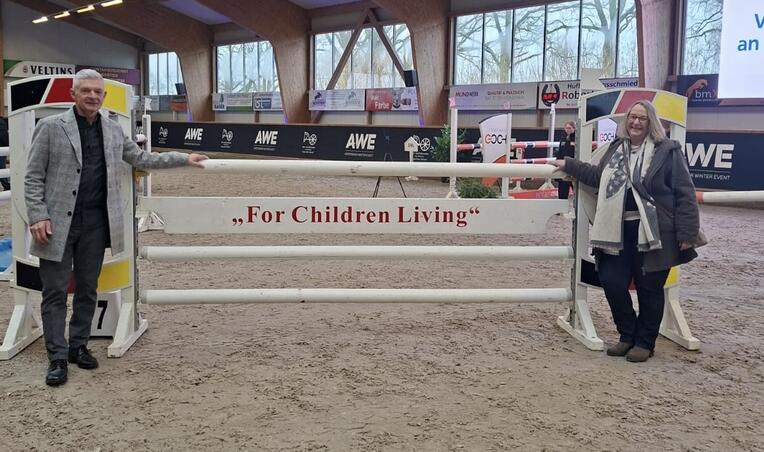 ca3cf200-e61b-4ced-8ed4-904d94af97b7 2