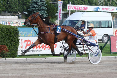 Charlotte Newport gewinnt das Buddenbrock-Rennen 2017