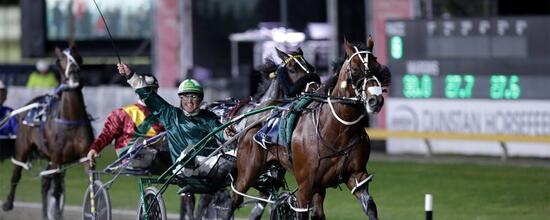 Copy-That-Blair-Orange-Salute-768x307 Copy-That-Blair-Orange-Salute-768x307