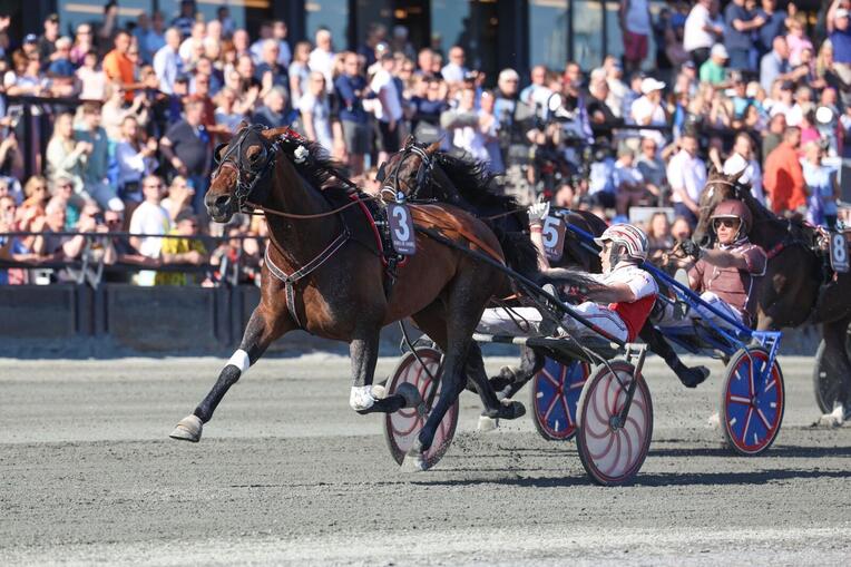 Hades-de-Vandel-and-Robin-Bakker-win-the-Oslo-Grand-Prix-Photo-Trond-Pedersen-Trav365