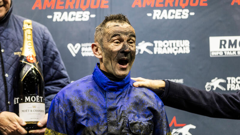 jmb-podium-69484169bcdf5440018494