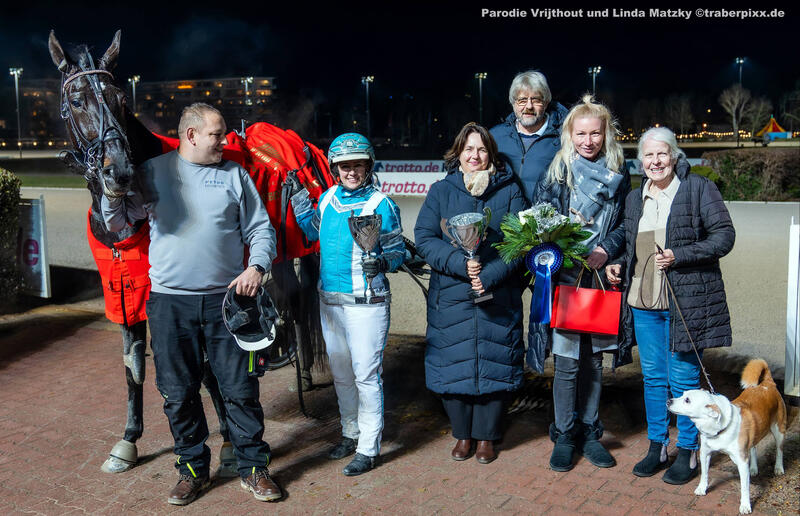 Linda Matzky und Parodie Vrijthout Siegerehrung