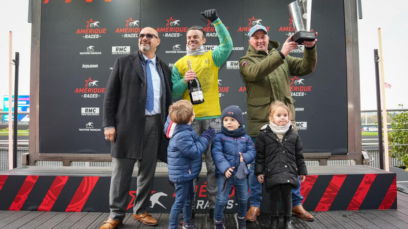 podium-frank-gio-171124-673a1eca98b46546665359