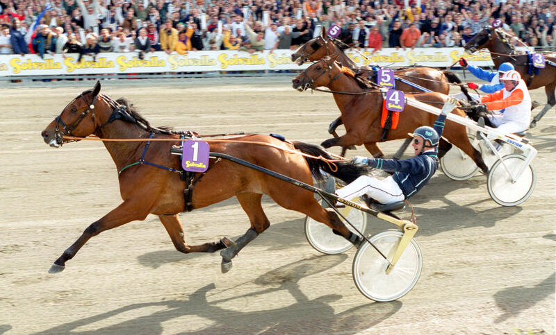 Stig_H._Johansson_&_Victory_Tilly_'Elitloppet'_2000-05-28_001